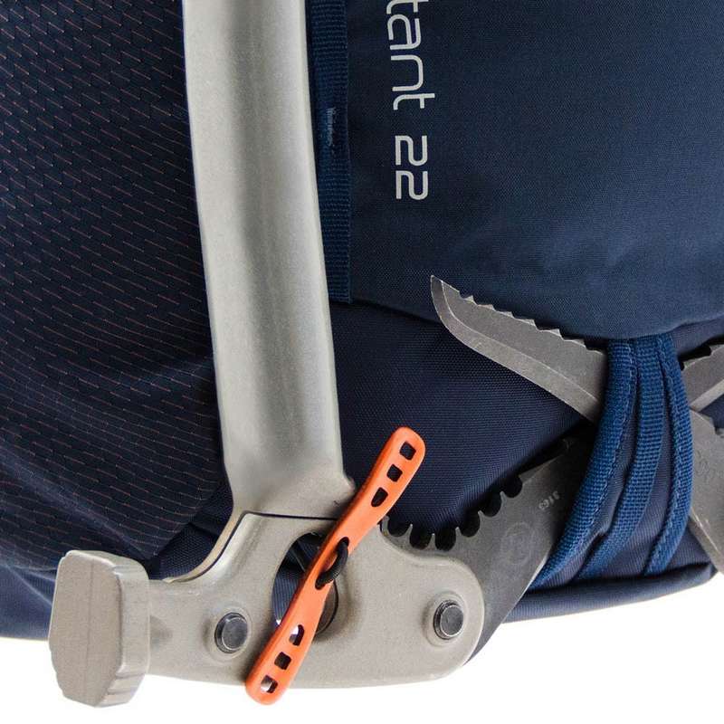 新しいミュータントオスプレイバッグのToolLock&trade;ピッケルアタッチメントシステム